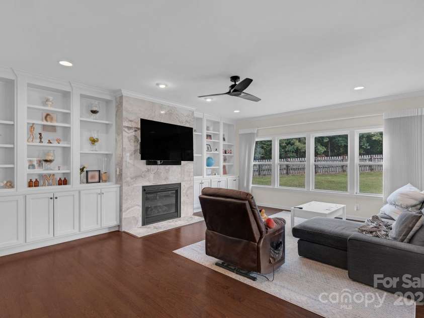 2100 Darian Way, Waxhaw, NC 28173.  MLS# CAR4271486, YatesRealty ID 19922. 