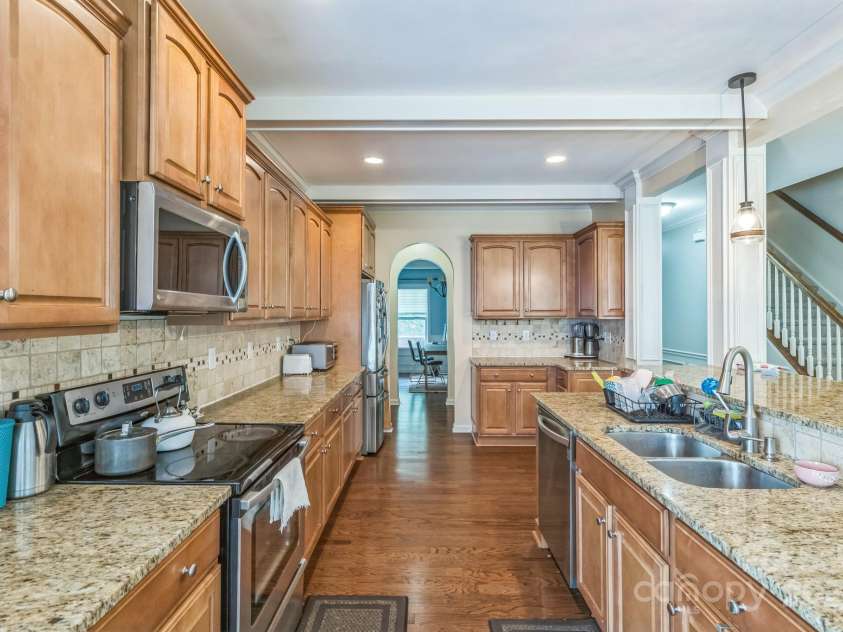 2100 Darian Way, Waxhaw, NC 28173.  MLS# CAR4271486, YatesRealty ID 19922. 