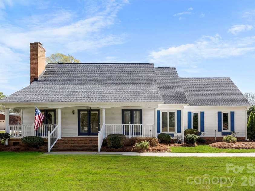 1347 Meadow Lakes Road, Rock Hill, SC 29732.  MLS# CAR4344325, YatesRealty ID 19924. 