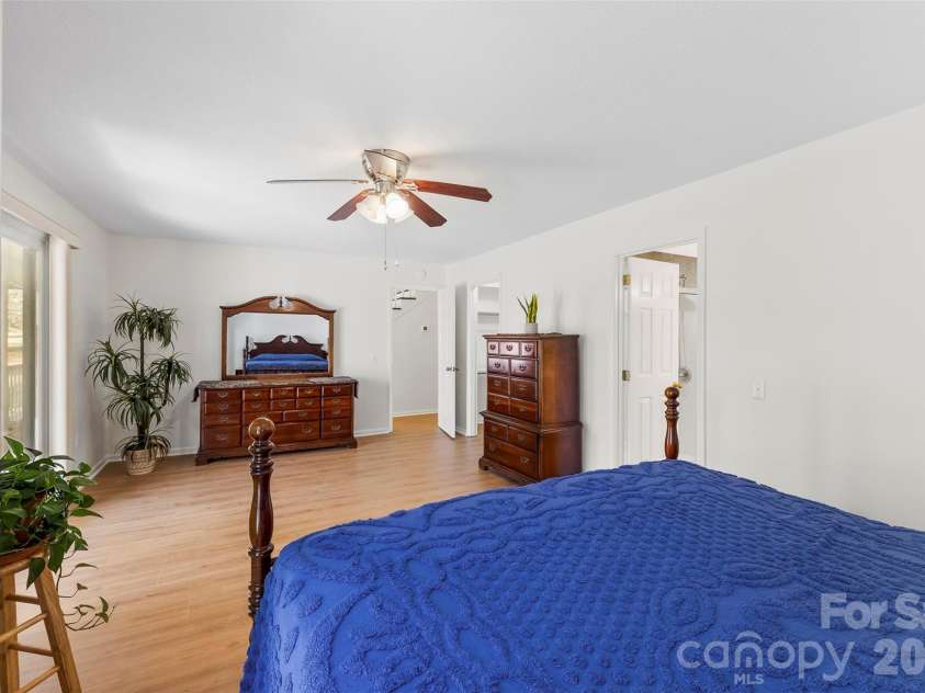 1347 Meadow Lakes Road, Rock Hill, SC 29732.  MLS# CAR4344325, YatesRealty ID 19924. 