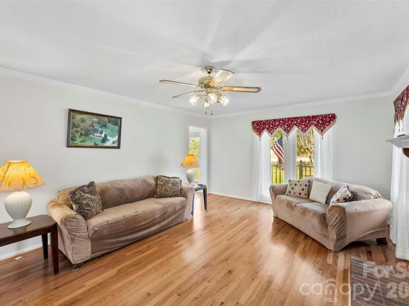 1347 Meadow Lakes Road, Rock Hill, SC 29732.  MLS# CAR4344325, YatesRealty ID 19924. 