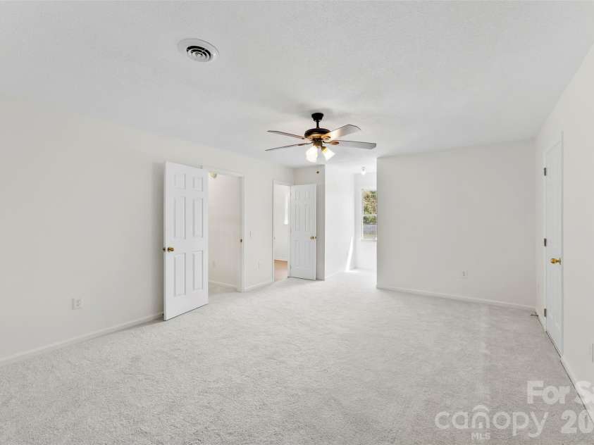 1347 Meadow Lakes Road, Rock Hill, SC 29732.  MLS# CAR4344325, YatesRealty ID 19924. New carpet throughout upstairs
