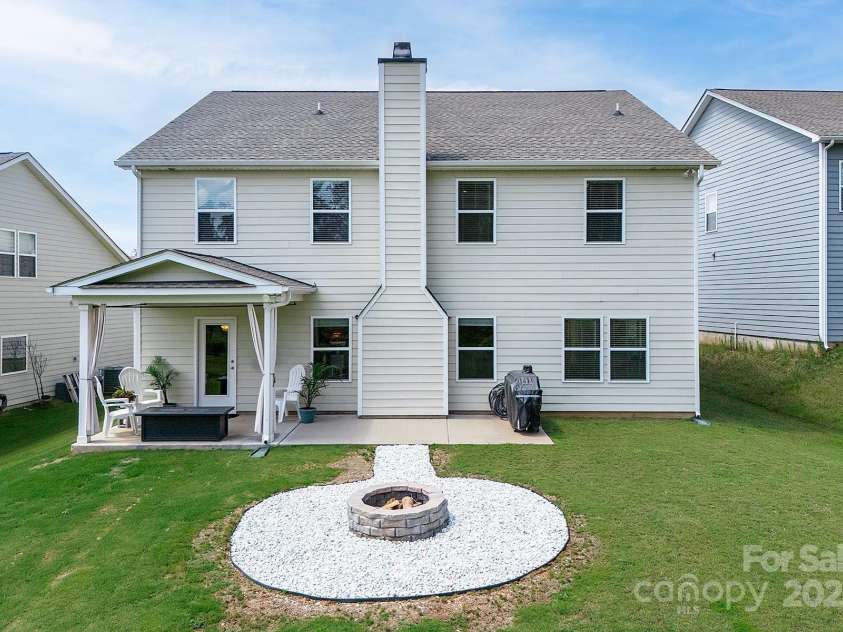 171 Old Harbor Drive, Mount Gilead, NC 27306.  MLS# CAR4269635, YatesRealty ID 19925. 