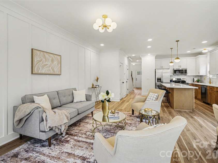 3209 Ross Avenue, Charlotte, NC 28208.  MLS# CAR4352260, YatesRealty ID 19925. 