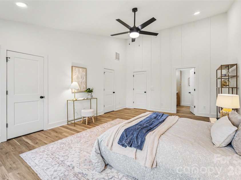 3209 Ross Avenue, Charlotte, NC 28208.  MLS# CAR4352260, YatesRealty ID 19925. 