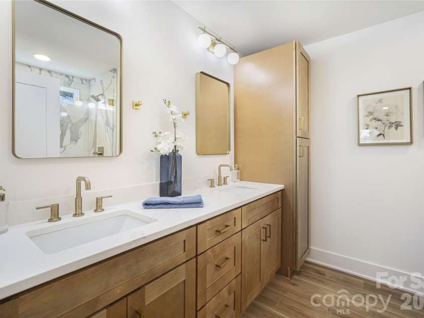 3209 Ross Avenue, Charlotte, NC 28208.  MLS# CAR4352260, YatesRealty ID 19925. 