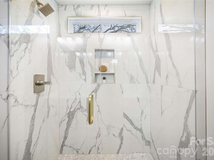 3209 Ross Avenue, Charlotte, NC 28208.  MLS# CAR4352260, YatesRealty ID 19925. 