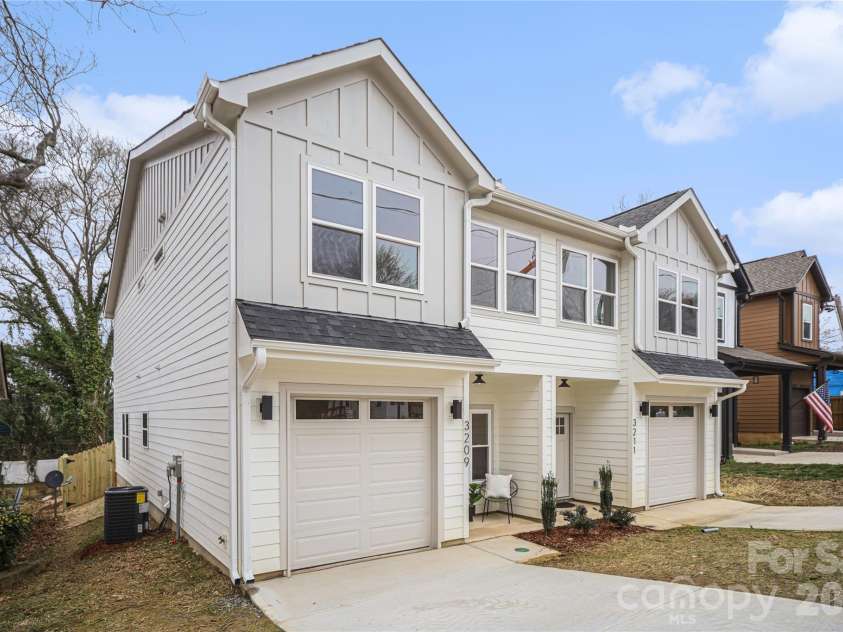 3209 Ross Avenue, Charlotte, NC 28208.  MLS# CAR4352260, YatesRealty ID 19925. 