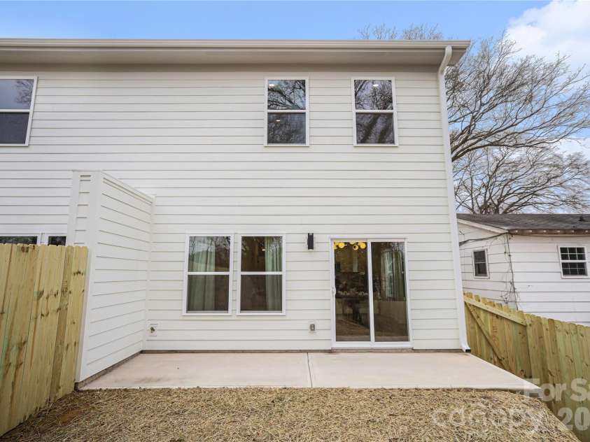 3209 Ross Avenue, Charlotte, NC 28208.  MLS# CAR4352260, YatesRealty ID 19925. 
