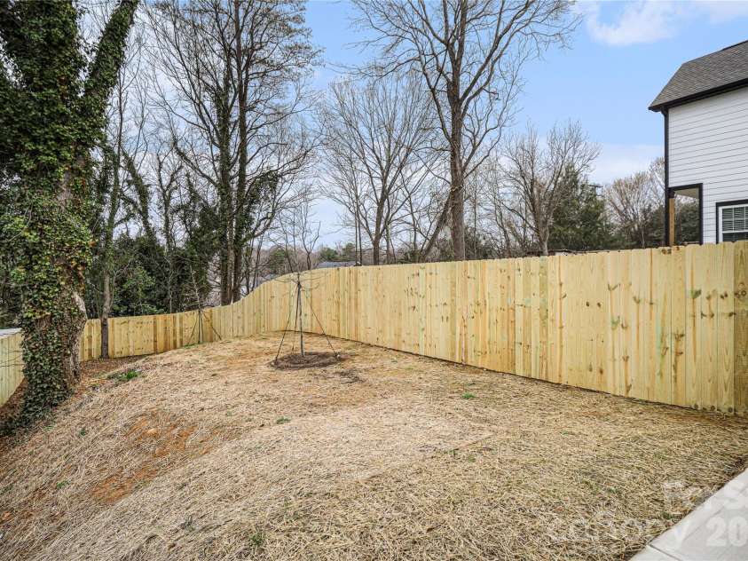 3209 Ross Avenue, Charlotte, NC 28208.  MLS# CAR4352260, YatesRealty ID 19925. 