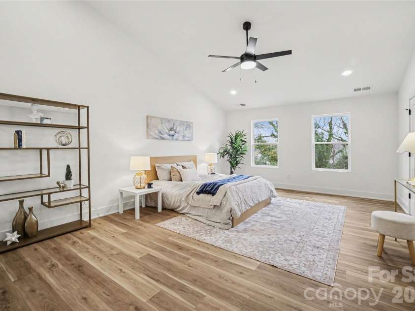3209 Ross Avenue, Charlotte, NC 28208.  MLS# CAR4352260, YatesRealty ID 19925. Primary bedroom