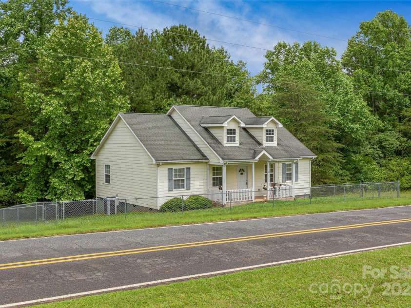 410 Lewis Drive, Rutherfordton, NC 28139.  MLS# CAR4267382, YatesRealty ID 19927. 