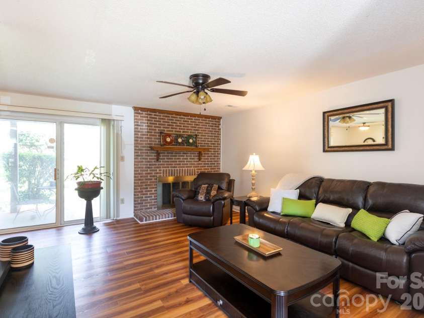 5600 Amity Springs Drive, Charlotte, NC 28212.  MLS# CAR4366101, YatesRealty ID 19928. 
