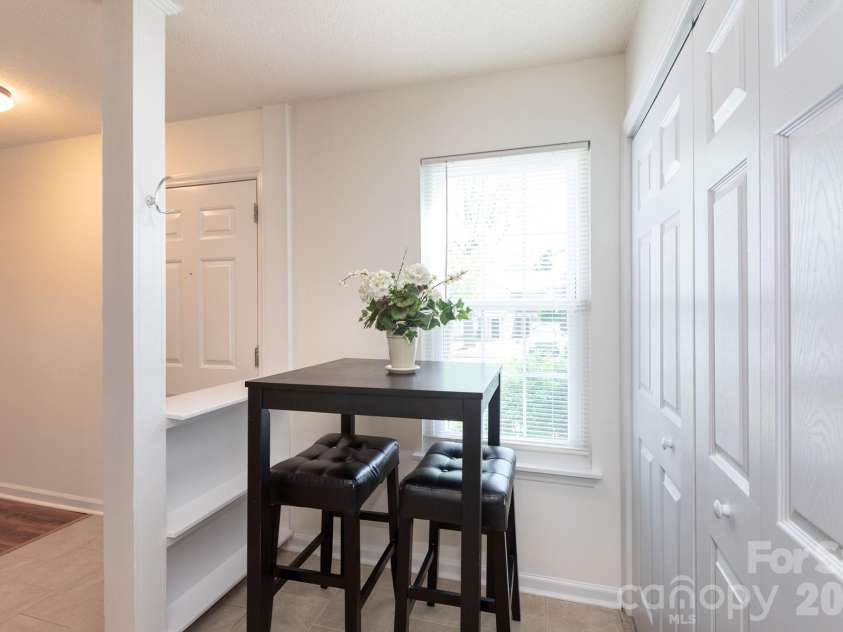 5600 Amity Springs Drive, Charlotte, NC 28212.  MLS# CAR4366101, YatesRealty ID 19928. 