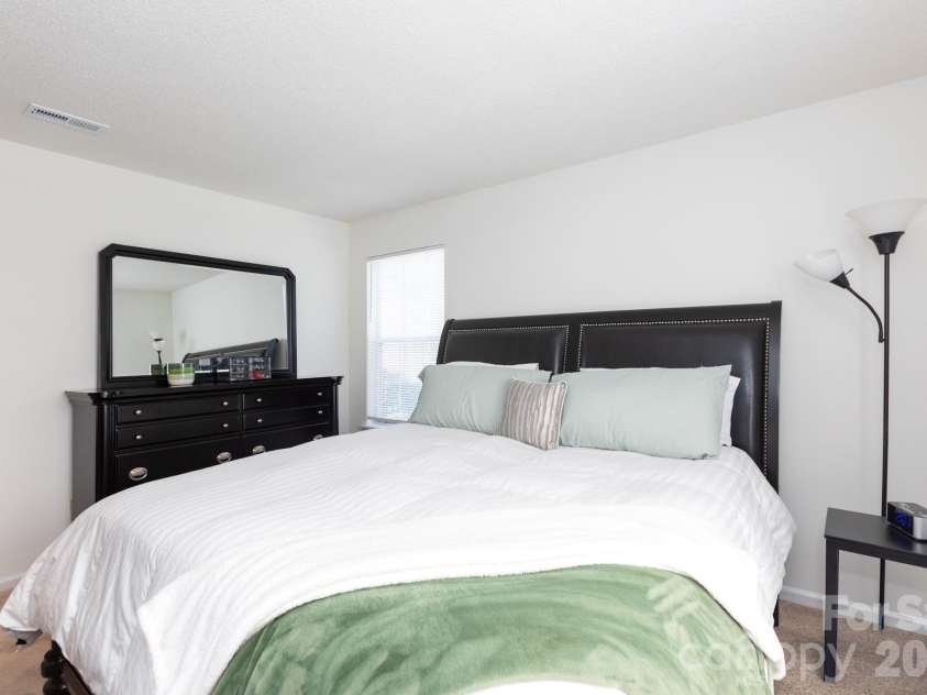 5600 Amity Springs Drive, Charlotte, NC 28212.  MLS# CAR4366101, YatesRealty ID 19928. 
