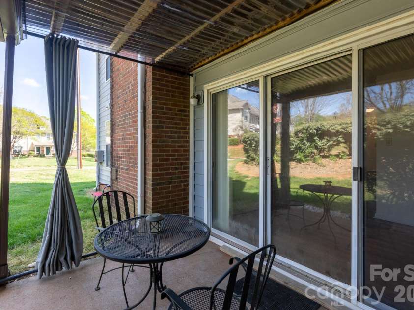 5600 Amity Springs Drive, Charlotte, NC 28212.  MLS# CAR4366101, YatesRealty ID 19928. 