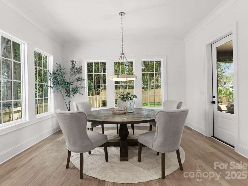 2921 Windsor Avenue, Charlotte, NC 28209.  MLS# CAR4268835, YatesRealty ID 1993. Breakfast area