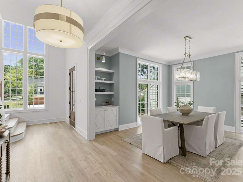 2921 Windsor Avenue, Charlotte, NC 28209.  MLS# CAR4268835, YatesRealty ID 1993. Dining/Foyer