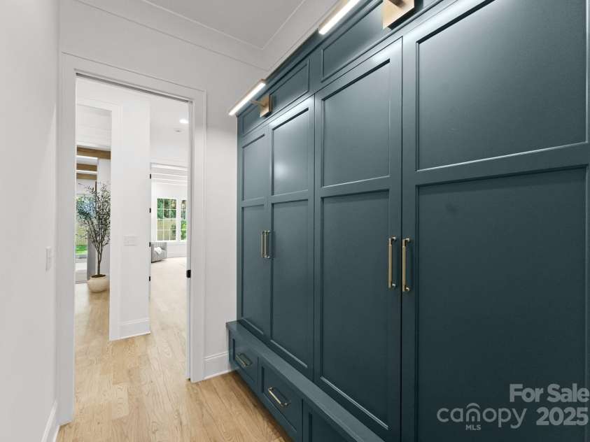 2921 Windsor Avenue, Charlotte, NC 28209.  MLS# CAR4268835, YatesRealty ID 1993. Drop zone