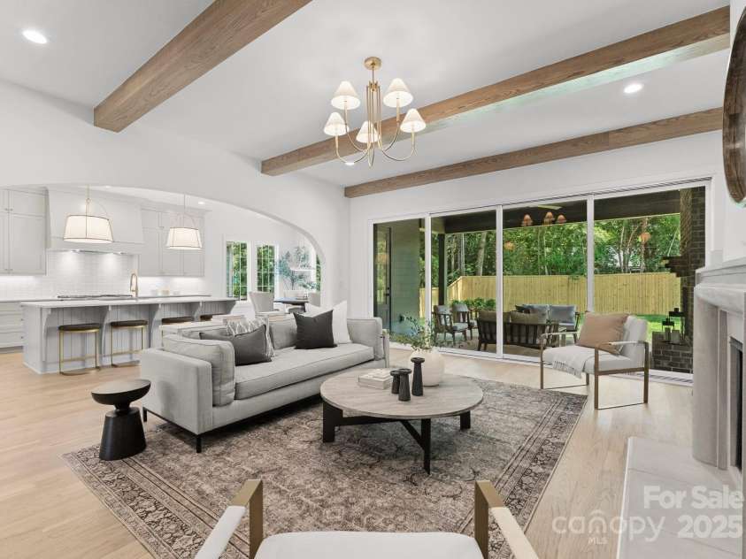 2921 Windsor Avenue, Charlotte, NC 28209.  MLS# CAR4268835, YatesRealty ID 1993. Great Room