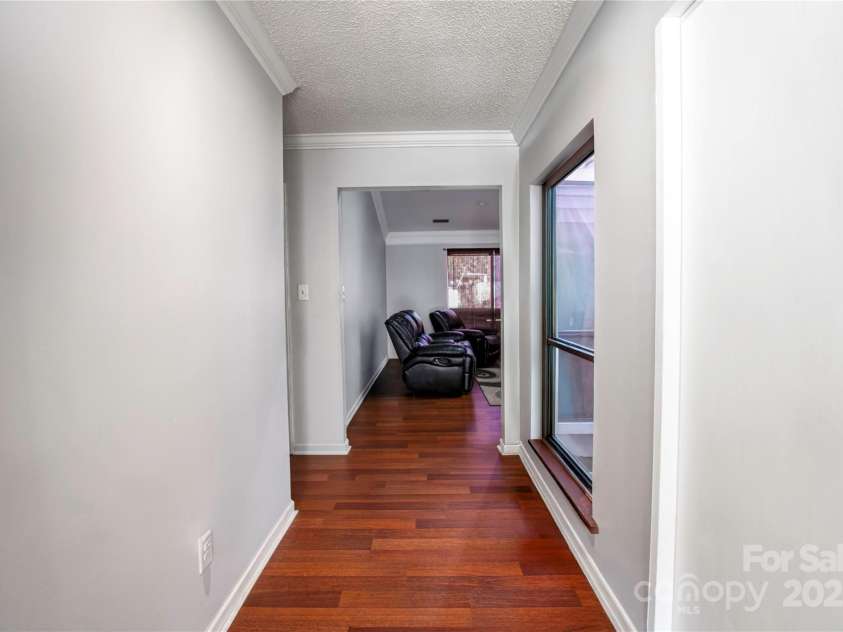 4715 Cricklewood Lane, Charlotte, NC 28212.  MLS# CAR4233885, YatesRealty ID 1993. 