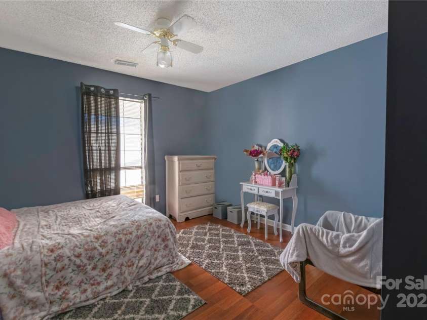 4715 Cricklewood Lane, Charlotte, NC 28212.  MLS# CAR4233885, YatesRealty ID 1993. 