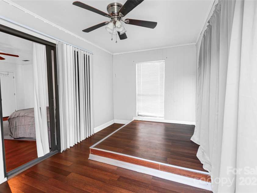 4715 Cricklewood Lane, Charlotte, NC 28212.  MLS# CAR4233885, YatesRealty ID 1993. 