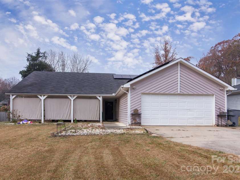 4715 Cricklewood Lane, Charlotte, NC 28212.  MLS# CAR4325351, YatesRealty ID 1993. 