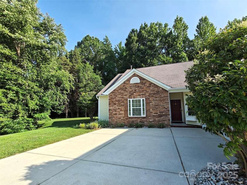 509 Settlers Grove Lane, Salisbury, NC 28146.  MLS# CAR4267311, YatesRealty ID 19930. 