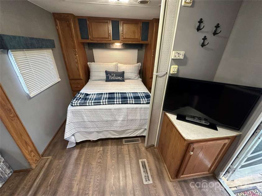 109 Pine Street, New London, NC 28127.  MLS# CAR4269459, YatesRealty ID 19931. 