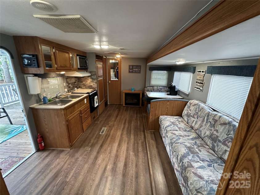 109 Pine Street, New London, NC 28127.  MLS# CAR4269459, YatesRealty ID 19931. 