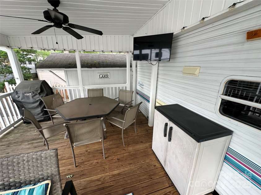 109 Pine Street, New London, NC 28127.  MLS# CAR4269459, YatesRealty ID 19931. 