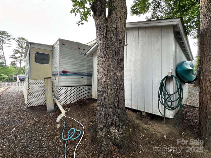 109 Pine Street, New London, NC 28127.  MLS# CAR4269459, YatesRealty ID 19931. 