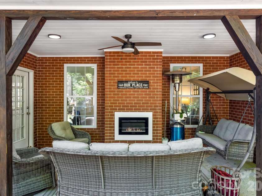 7536 Hannah Alexander Lane, Mint Hill, NC 28227.  MLS# CAR4370708, YatesRealty ID 19931. 