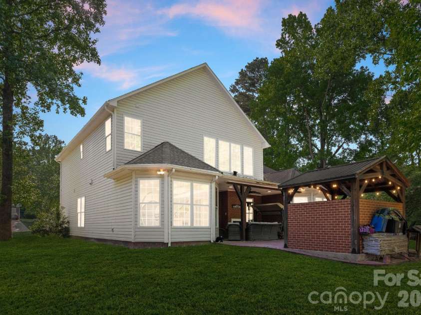 7536 Hannah Alexander Lane, Mint Hill, NC 28227.  MLS# CAR4370708, YatesRealty ID 19931. 