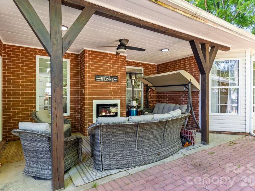 7536 Hannah Alexander Lane, Mint Hill, NC 28227.  MLS# CAR4370708, YatesRealty ID 19931. 