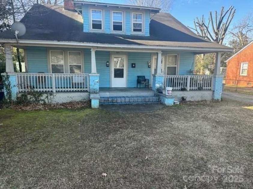 1012 36th Street, Charlotte, NC 28205.  MLS# CAR4271662, YatesRealty ID 19932. 