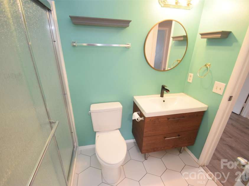 9432 Lexington Circle, Charlotte, NC 28213.  MLS# CAR4371741, YatesRealty ID 19933. 
