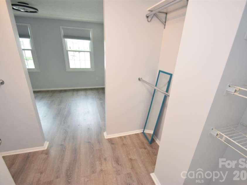 9432 Lexington Circle, Charlotte, NC 28213.  MLS# CAR4371741, YatesRealty ID 19933. 