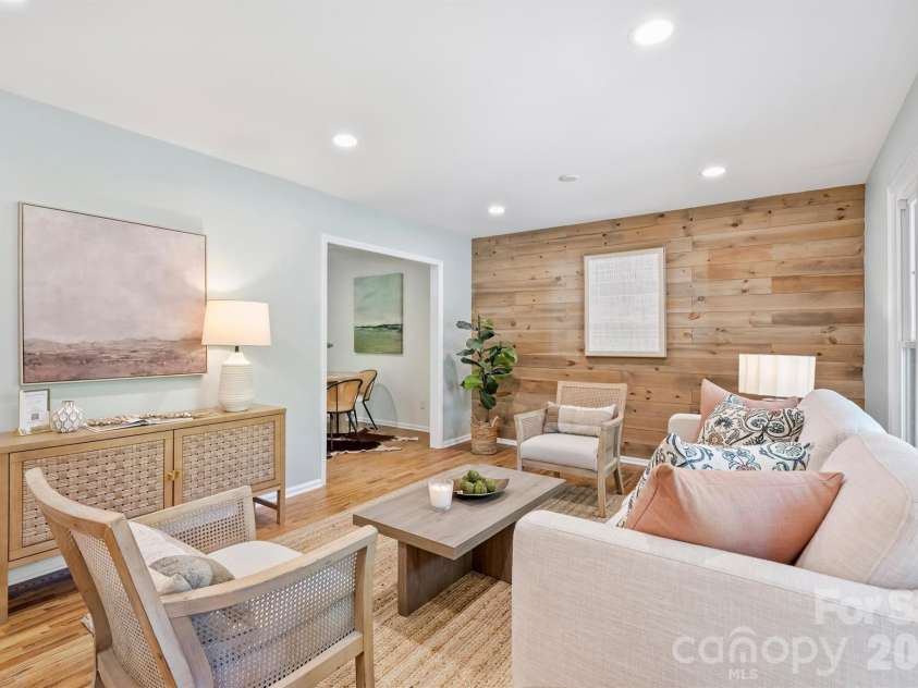 207 Byswick Place, Charlotte, NC 28270.  MLS# CAR4372139, YatesRealty ID 19934. 