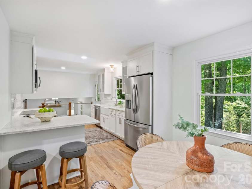 207 Byswick Place, Charlotte, NC 28270.  MLS# CAR4372139, YatesRealty ID 19934. 