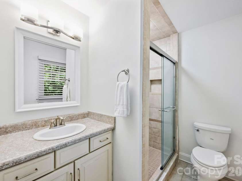 207 Byswick Place, Charlotte, NC 28270.  MLS# CAR4372139, YatesRealty ID 19934. 