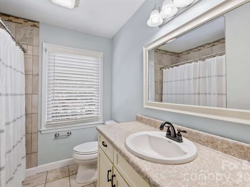 207 Byswick Place, Charlotte, NC 28270.  MLS# CAR4372139, YatesRealty ID 19934. 