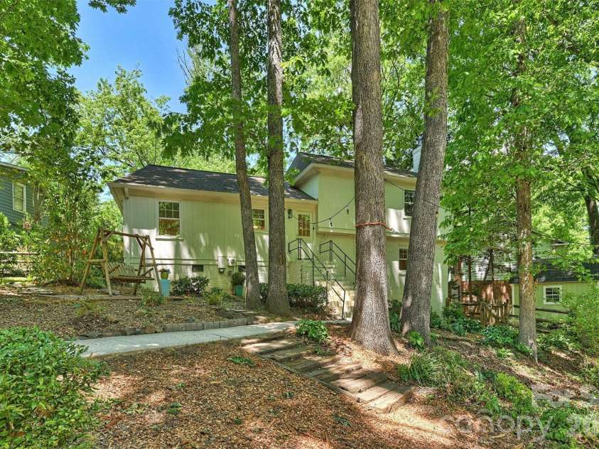 207 Byswick Place, Charlotte, NC 28270.  MLS# CAR4372139, YatesRealty ID 19934. 
