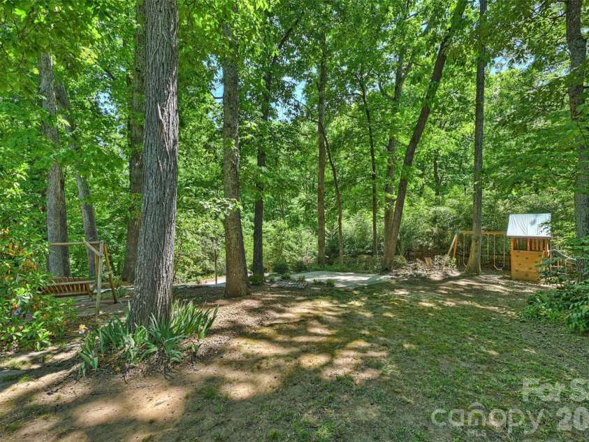 207 Byswick Place, Charlotte, NC 28270.  MLS# CAR4372139, YatesRealty ID 19934. 