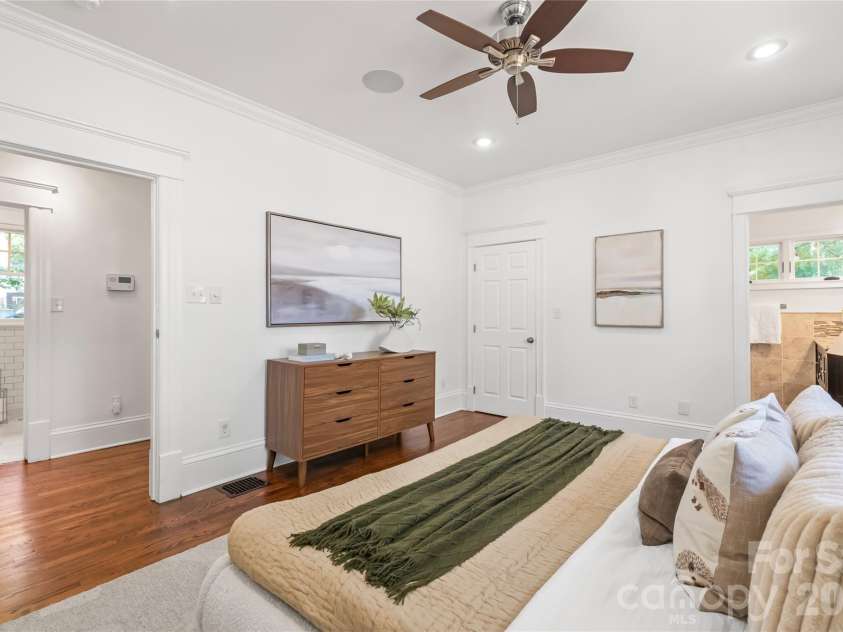 1609 Belvedere Avenue, Charlotte, NC 28205.  MLS# CAR4373497, YatesRealty ID 19935. 
