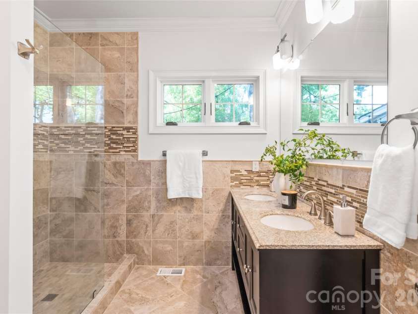 1609 Belvedere Avenue, Charlotte, NC 28205.  MLS# CAR4373497, YatesRealty ID 19935. 