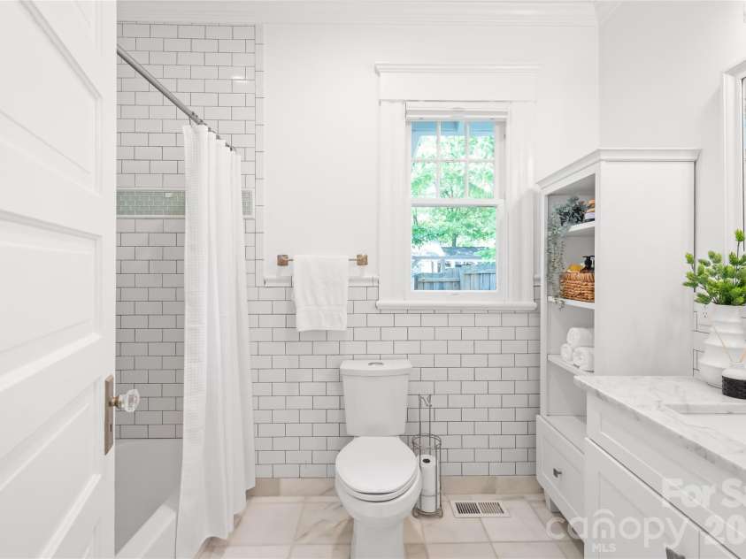 1609 Belvedere Avenue, Charlotte, NC 28205.  MLS# CAR4373497, YatesRealty ID 19935. 