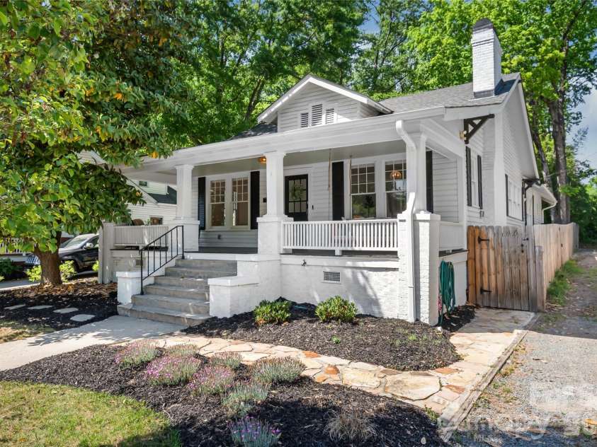 1609 Belvedere Avenue, Charlotte, NC 28205.  MLS# CAR4373497, YatesRealty ID 19935. 