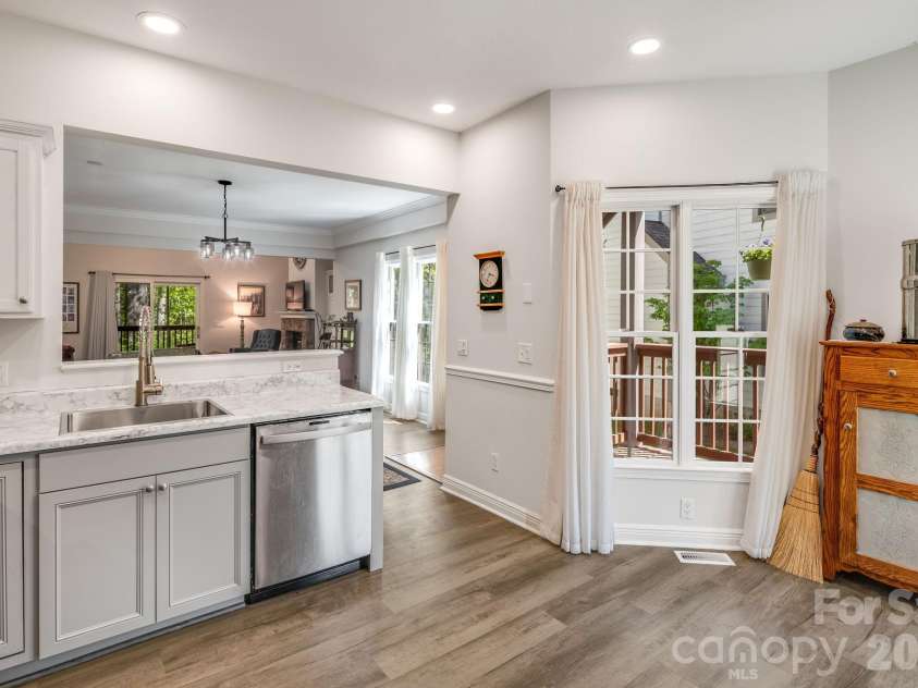 29 Little Cedar Court, Asheville, NC 28805.  MLS# CAR4373943, YatesRealty ID 19936. 